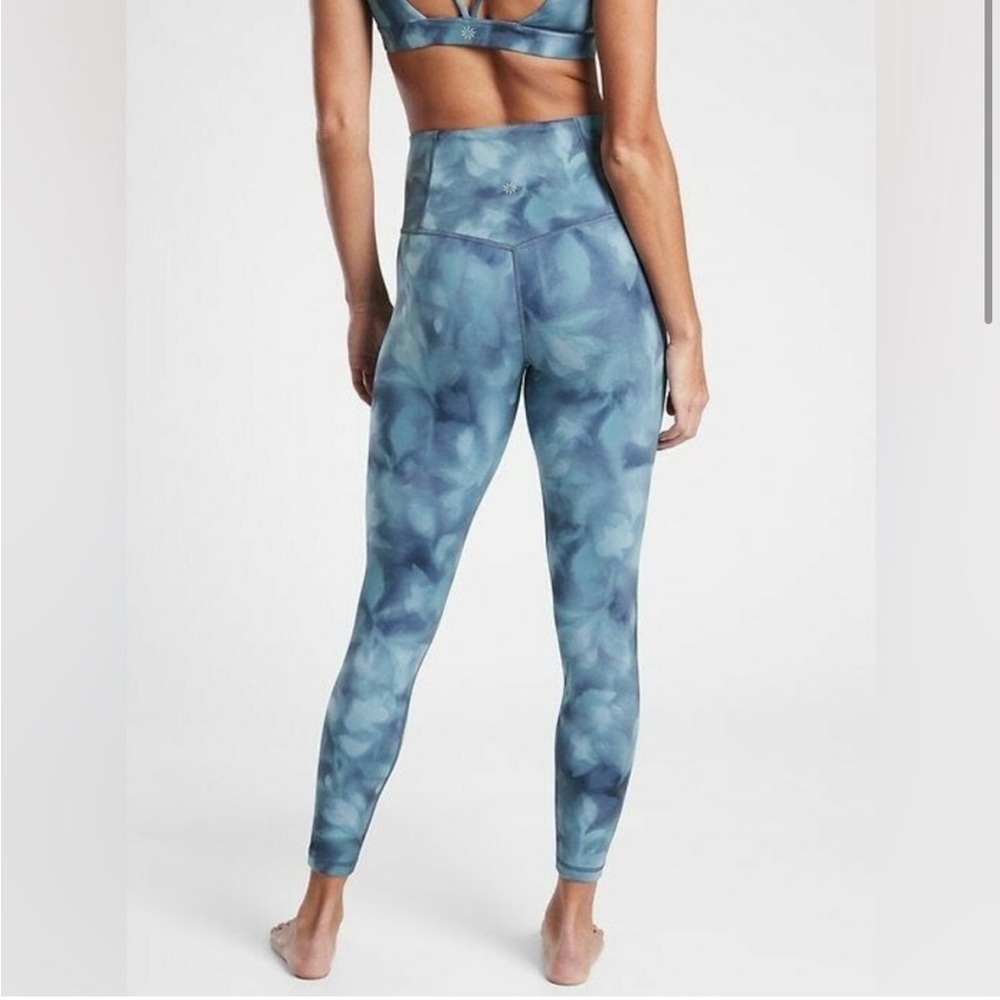 Athleta Elation Printed 7/8 Tight in Serene Riviera Blue, Size S - Picture 2 of 8